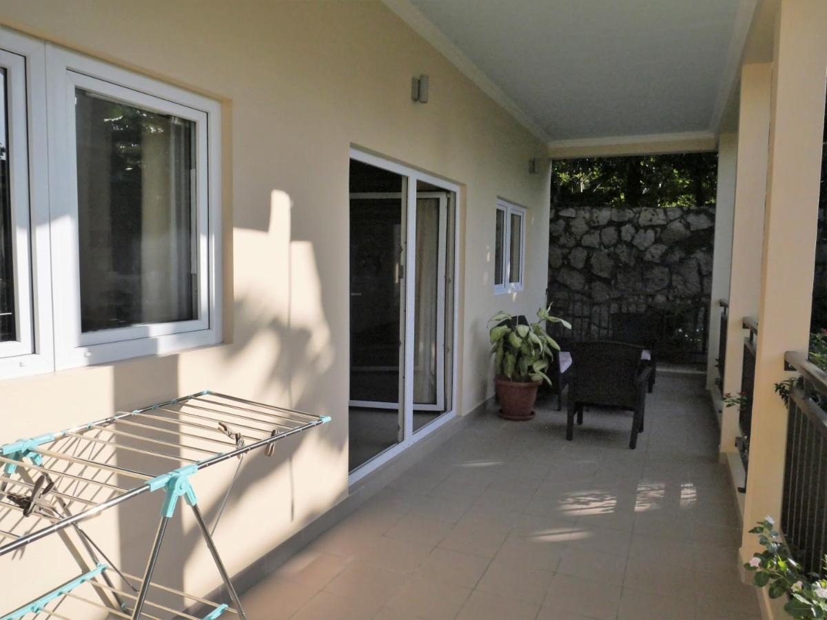 Silhoutte View Apartments Glacis  Exterior photo